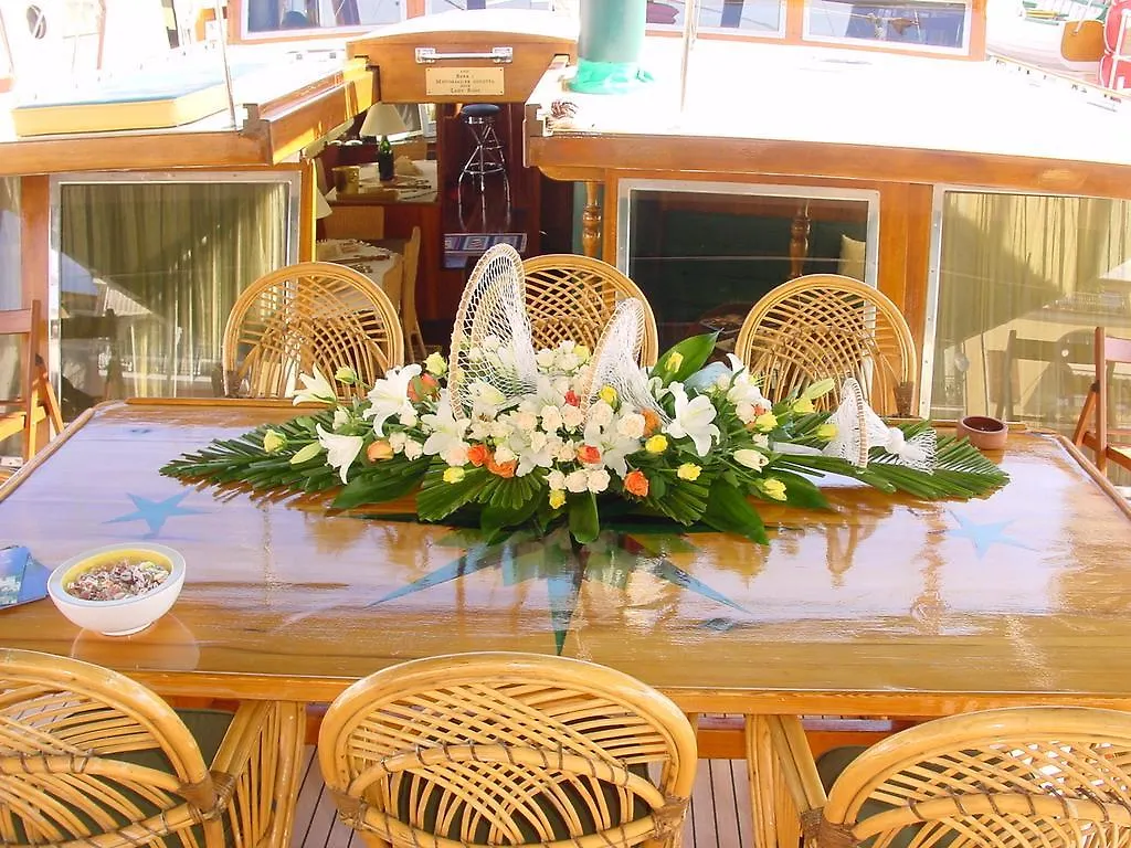 Lady Rose Hotel Genova Italia
