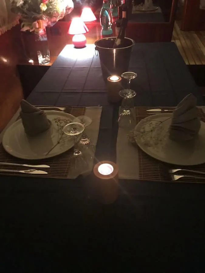 Lady Rose Hotel Genova Botel